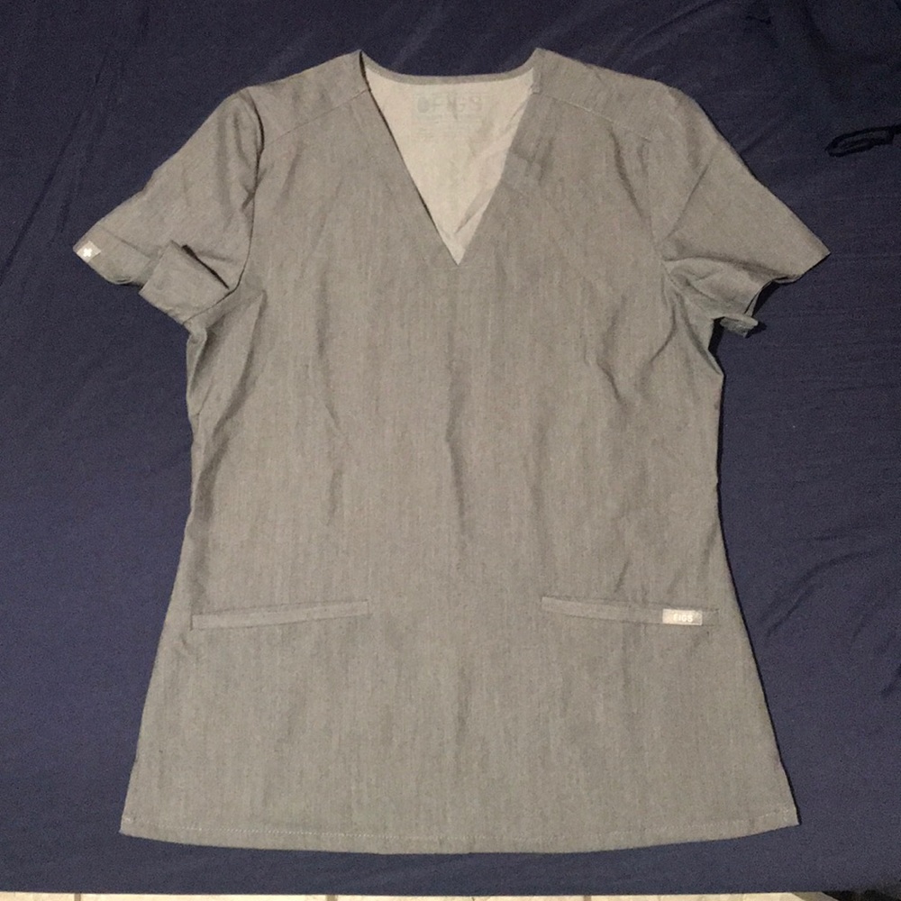 Figs casma scrub top